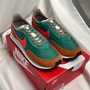 Brand New Nike Waffle Trainer